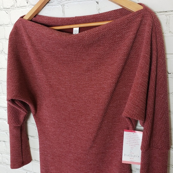 NWT Blue Blush Form fitting/off the shoulder dress - Picture 5 of 8